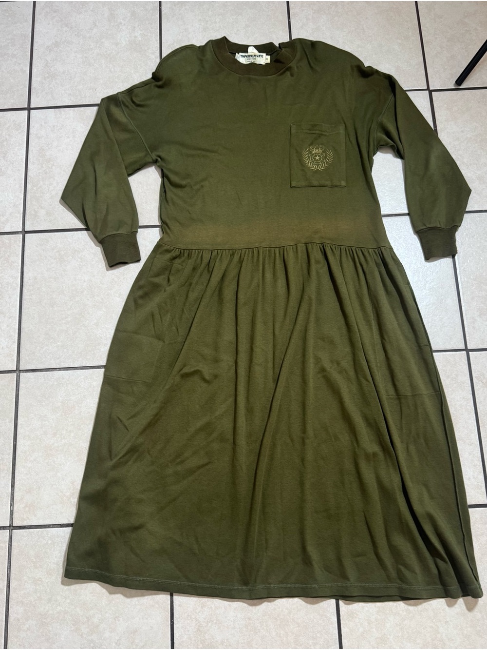 Relaxed Olive Green Long Sleeve Midi Dress with Chest Pocket